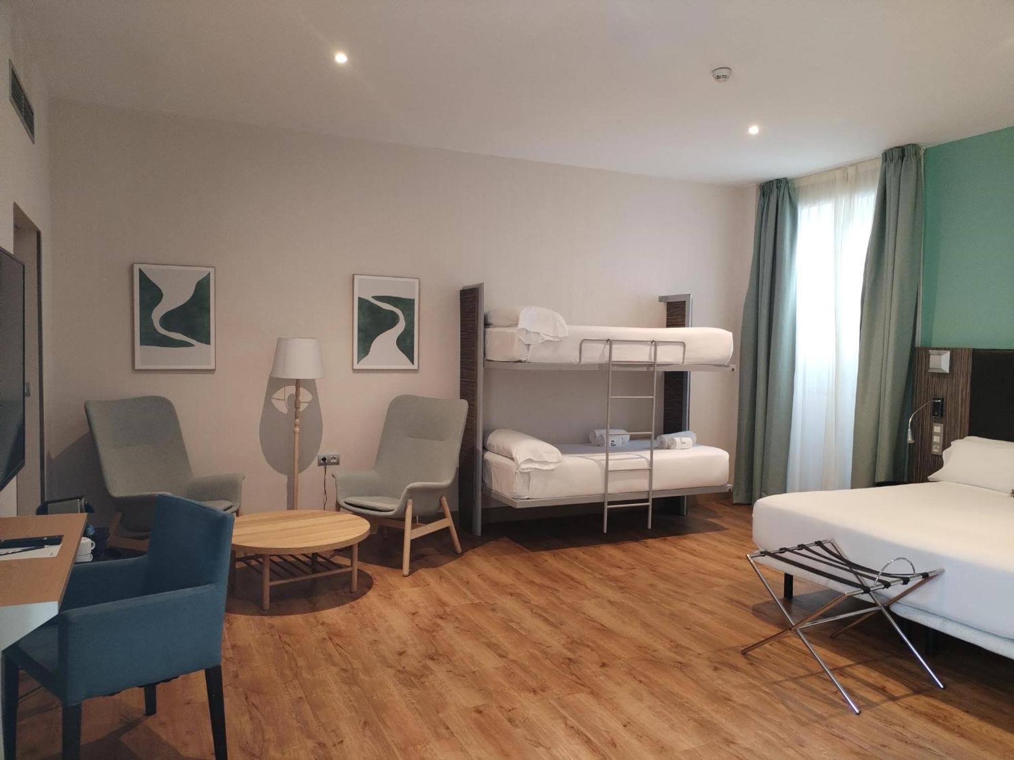 Superior Quadruple Room,1616874171:JPEG
