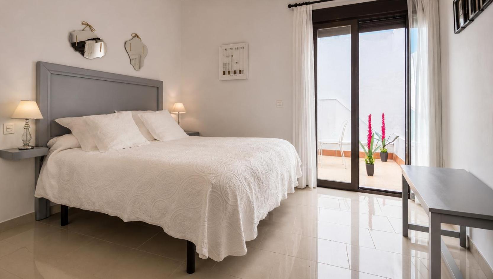 Apartamento de 1 dormitorio con terraza